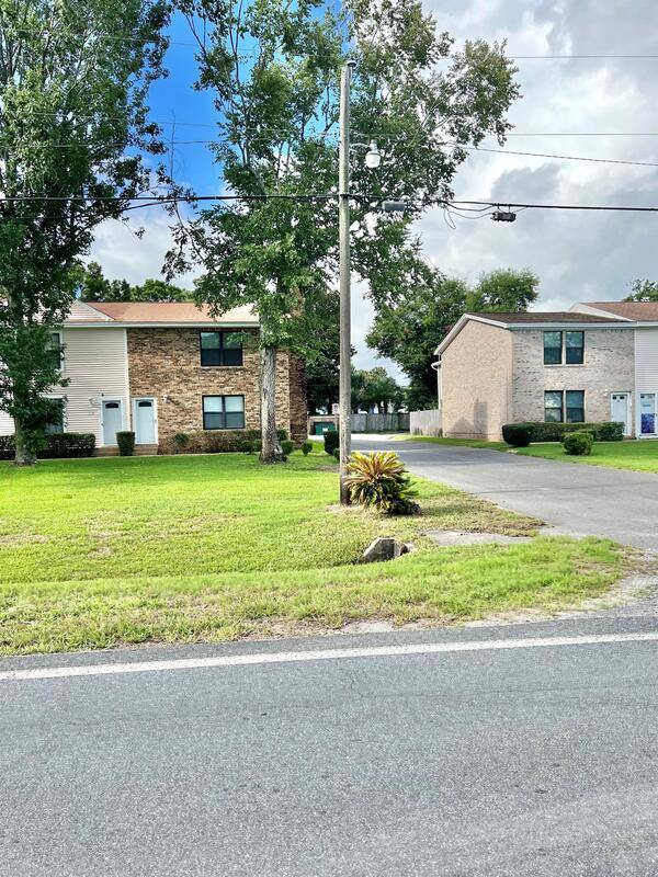 Townhouse for rent at 116 4th Ave, Shalimar, FL 32579