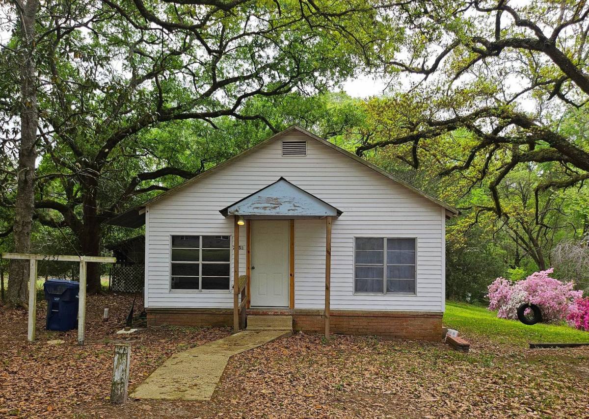 House for rent at 2151 Stillwell Ave, Hornbeck, LA 71439