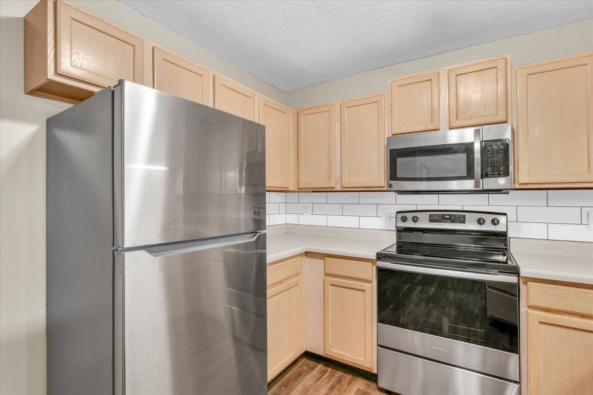 Apartment for rent at 1-6 Rainbow Circle, Bloomington, IL 61704