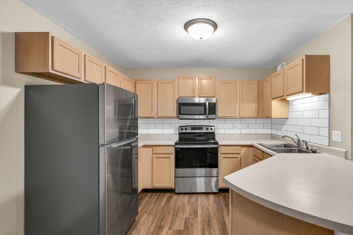 Apartment for rent at 1-6 Rainbow Circle, Bloomington, IL 61704