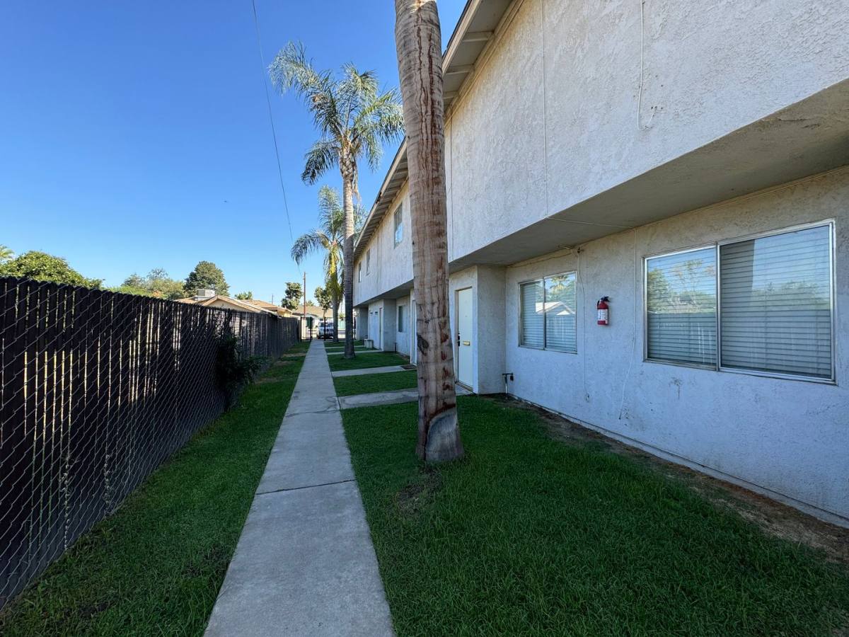 Apartment for rent at 631 28th St, Bakersfield, CA 93301