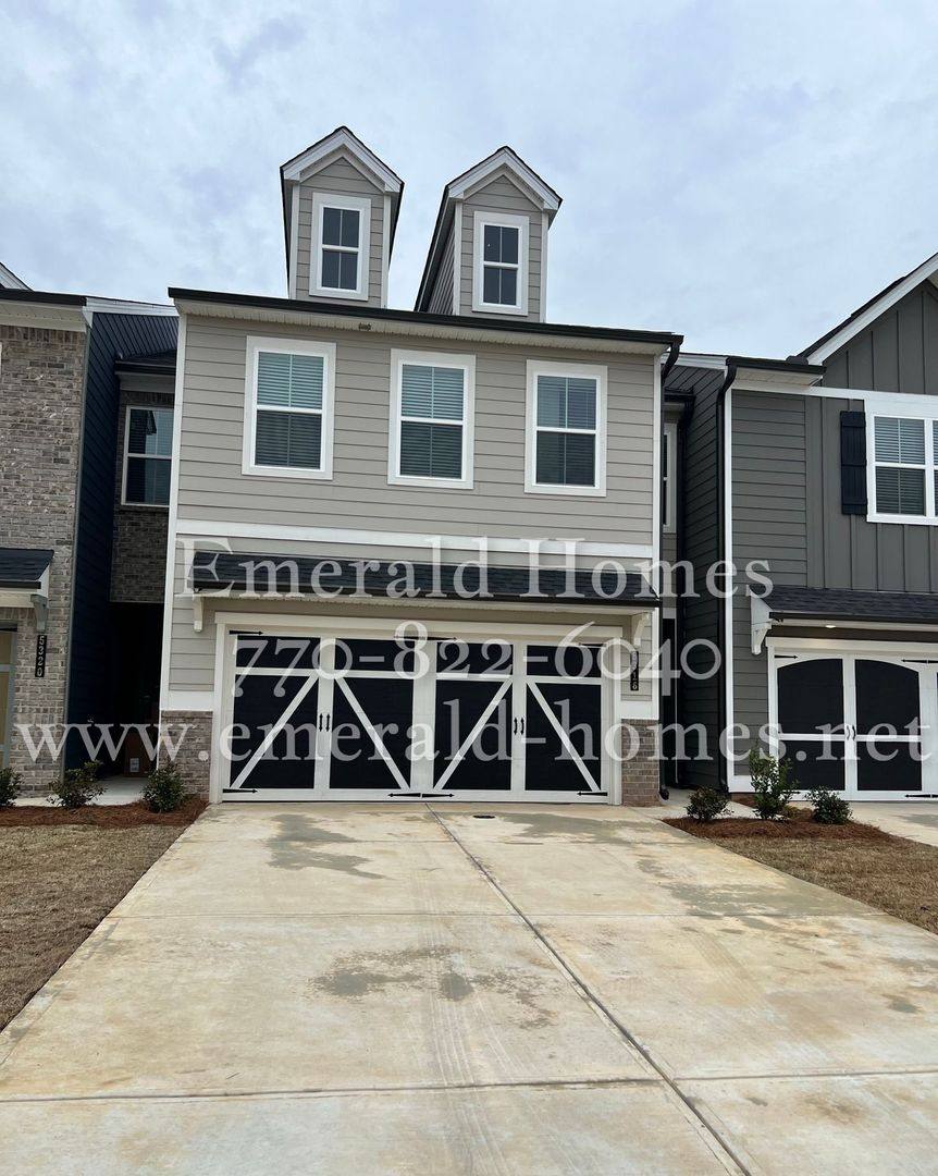 Townhouse for rent at 5316 Melbourne Lane, Flowery Branch, GA 30542