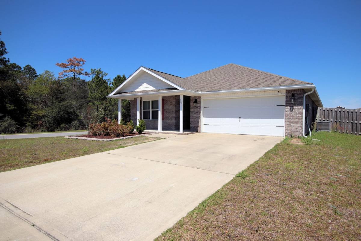 House for rent at 904 Merganser Way, Crestview, FL 32539