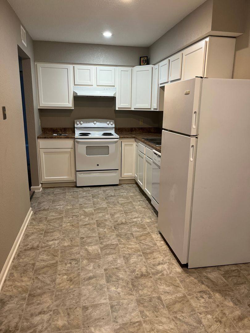 Apartment for rent at 3301 S 35th St, Saint Joseph, MO 64503