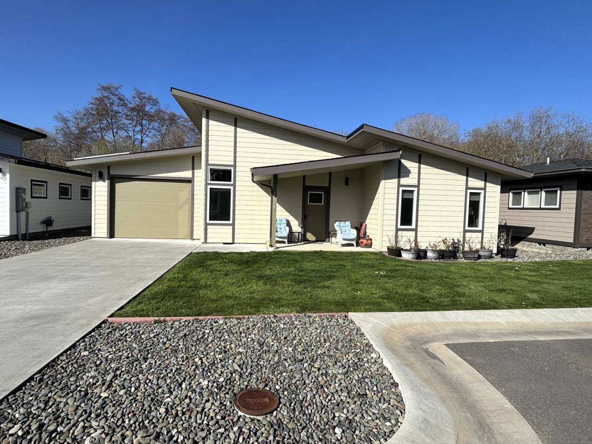 House for rent at 3020 Nellie Way, Fortuna, CA 95540