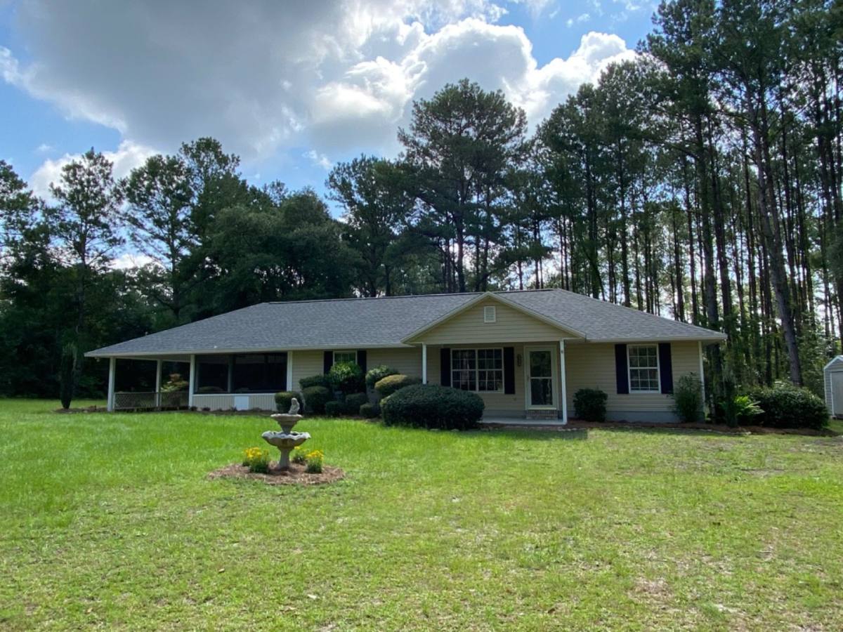 House for rent at 8664 97th Rd, Live Oak, FL 32060