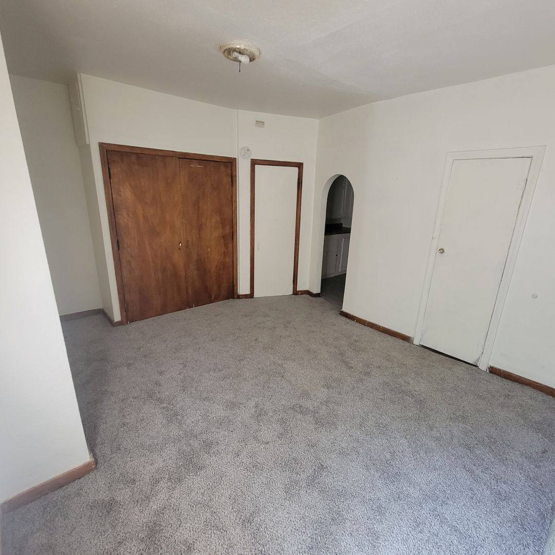Apartment for rent at 812-814 14th St, Sioux City, IA 51105