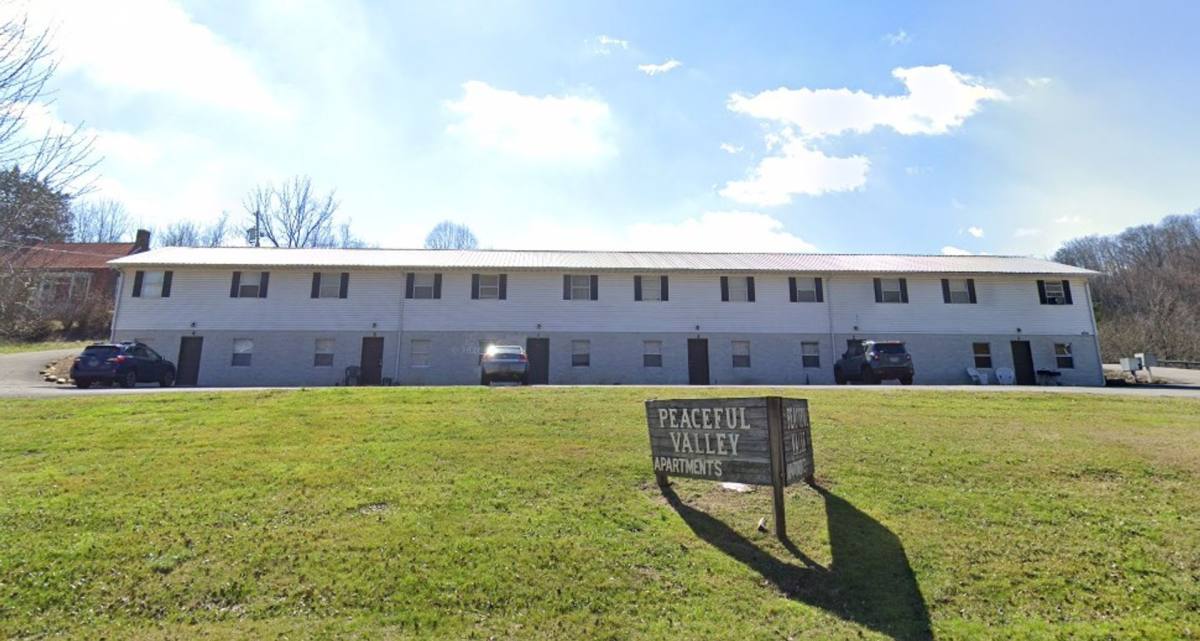 Apartment for rent at 15745 & 15747 W Andrew Johnson Highway, Bulls Gap, TN 37711