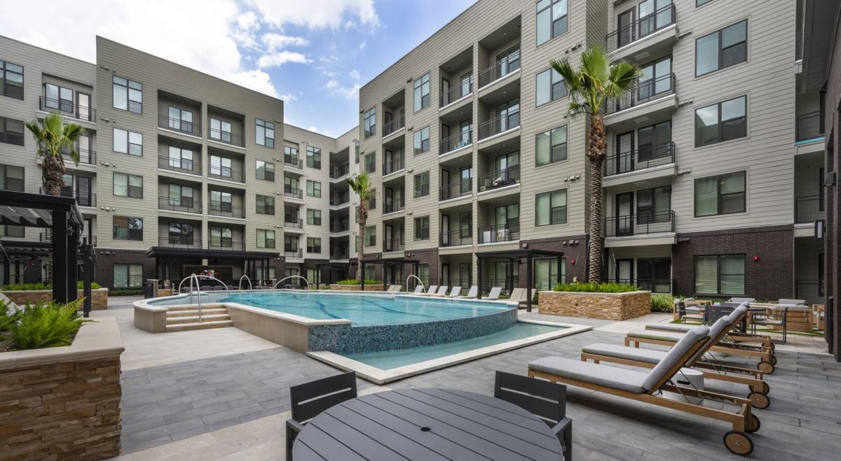 Apartment for rent at 555 W 19th St #714, Houston, TX 77008