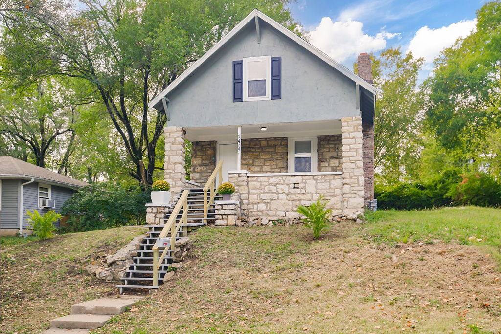 House for rent at 5424 Bellefontaine Ave, Kansas City, MO 64130