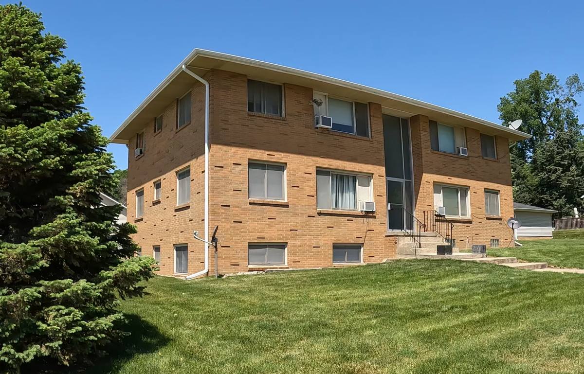Apartment for rent at 200 N 1st St, Carlisle, IA 50047