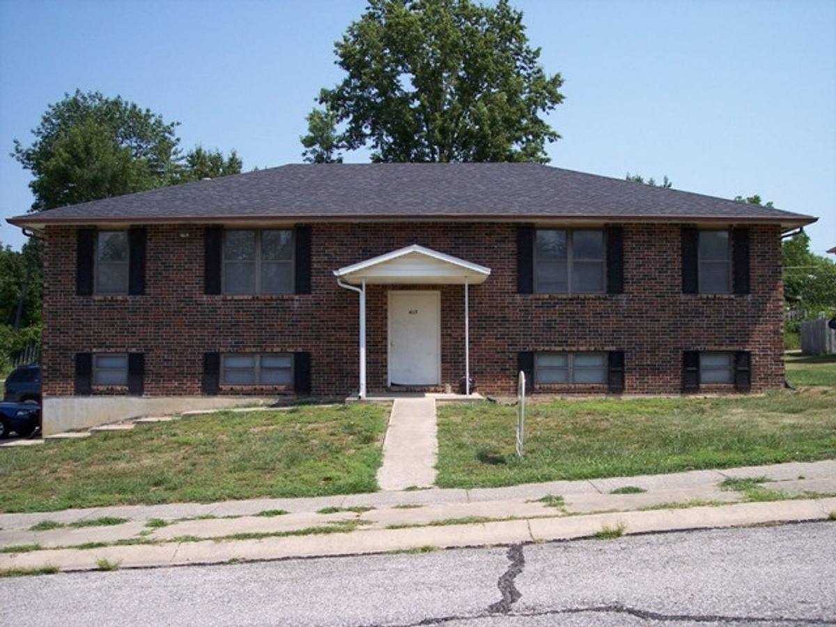 Apartment for rent at 417 Windy Way, Warrensburg, MO 64093