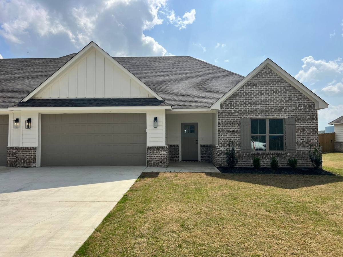 Apartment for rent at 10675 County Rd, Bullard, TX 75757