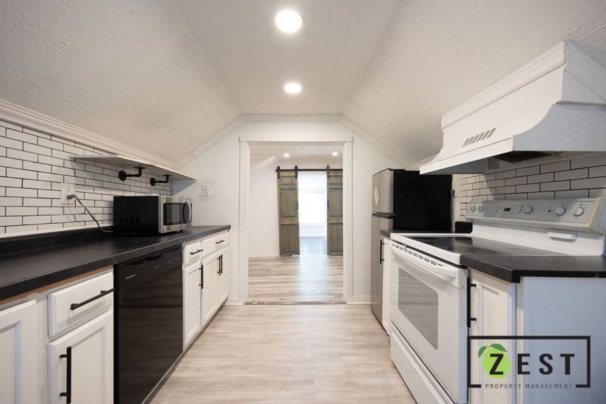 Apartment for rent at 20830 Westview, Ferndale, MI 48220