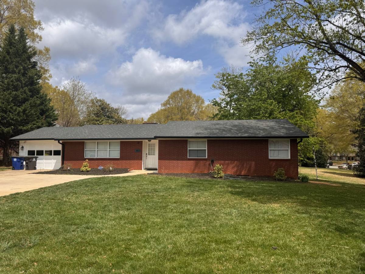 House for rent at 1457 Brookwood Dr, Winston Salem, NC 27106