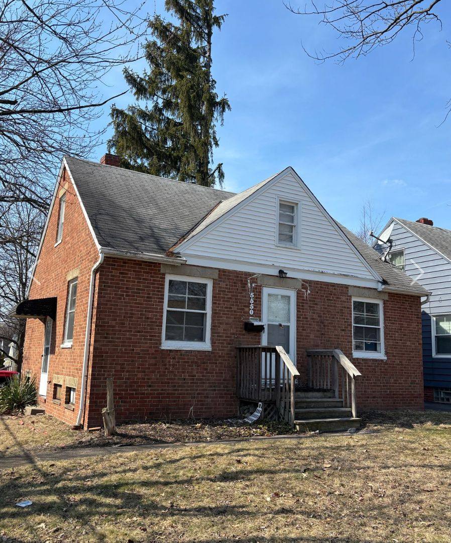 House for rent at 5550 S Blvd, Maple Heights, OH 44137
