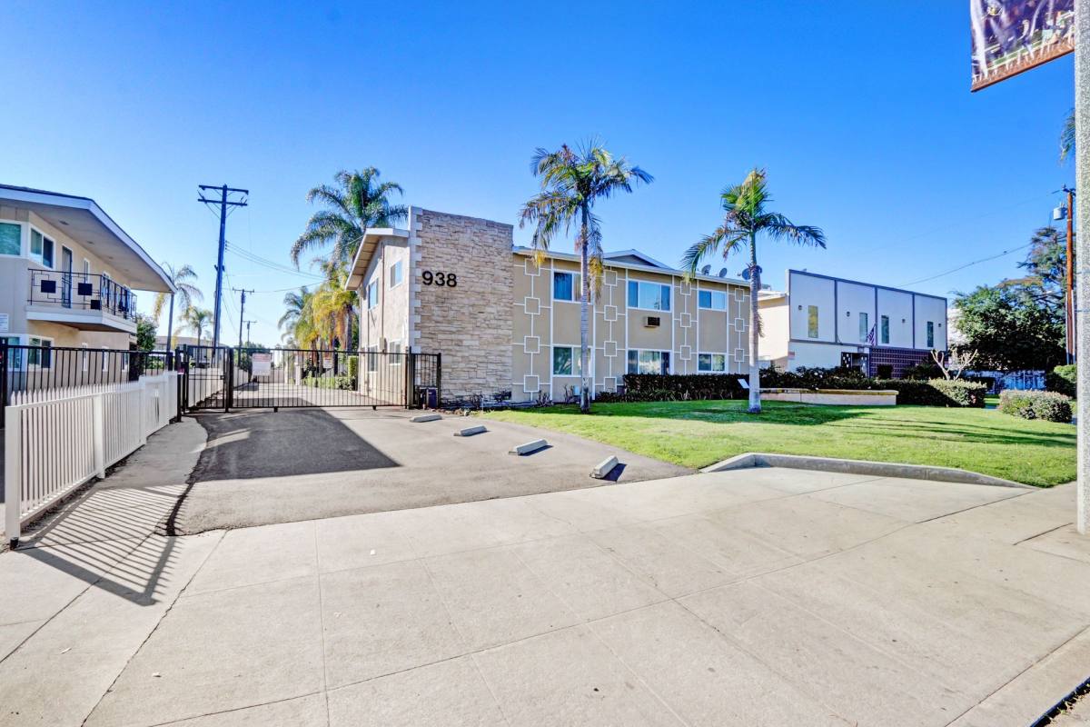 Apartment for rent at 938 W Huntington Dr, Arcadia, CA 91007