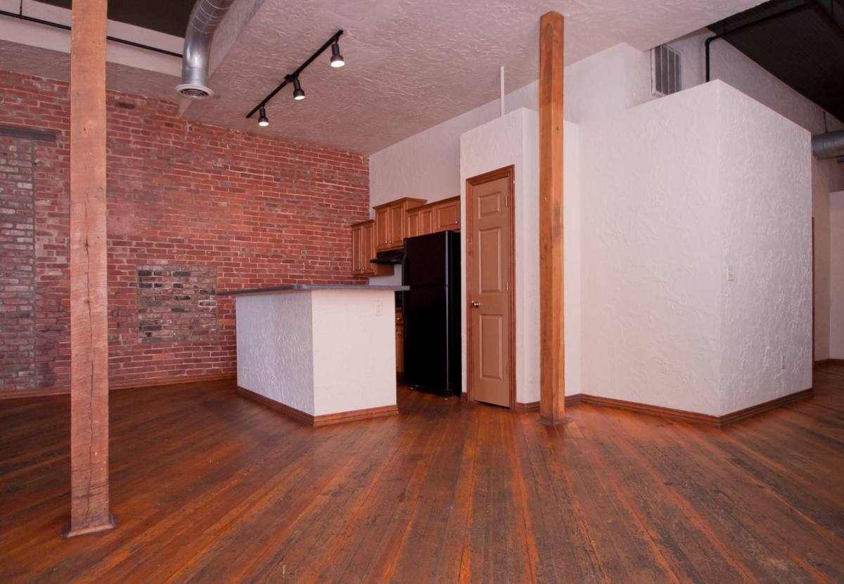 Apartment for rent at 235 N Market St, Springfield, MO 65806