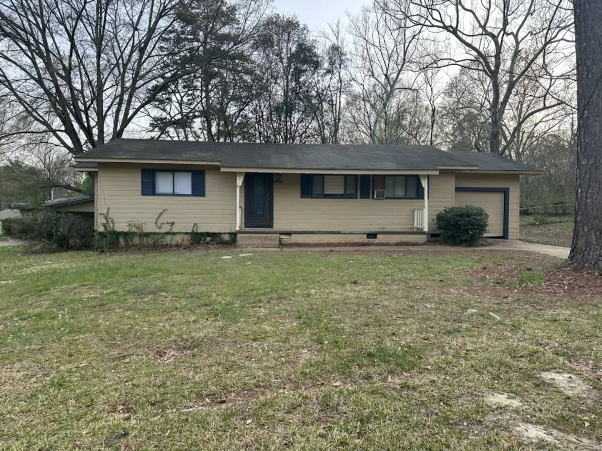 House for rent at 2905 Lakewood Dr, Jackson, MS 39212