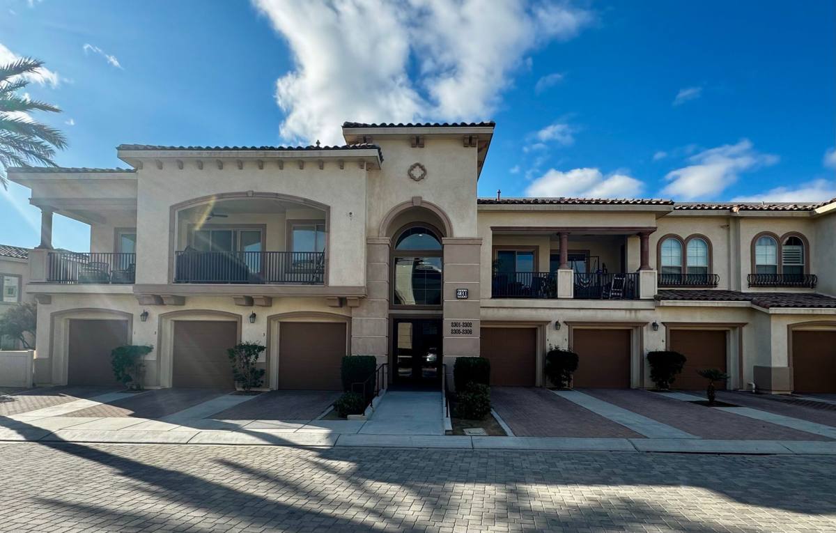 Condo for rent at 2306 Via Calderia, Palm Desert, CA 92260