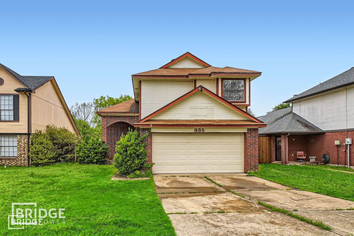 House for rent at 935 Sylvan Creek Dr, Lewisville, TX 75067