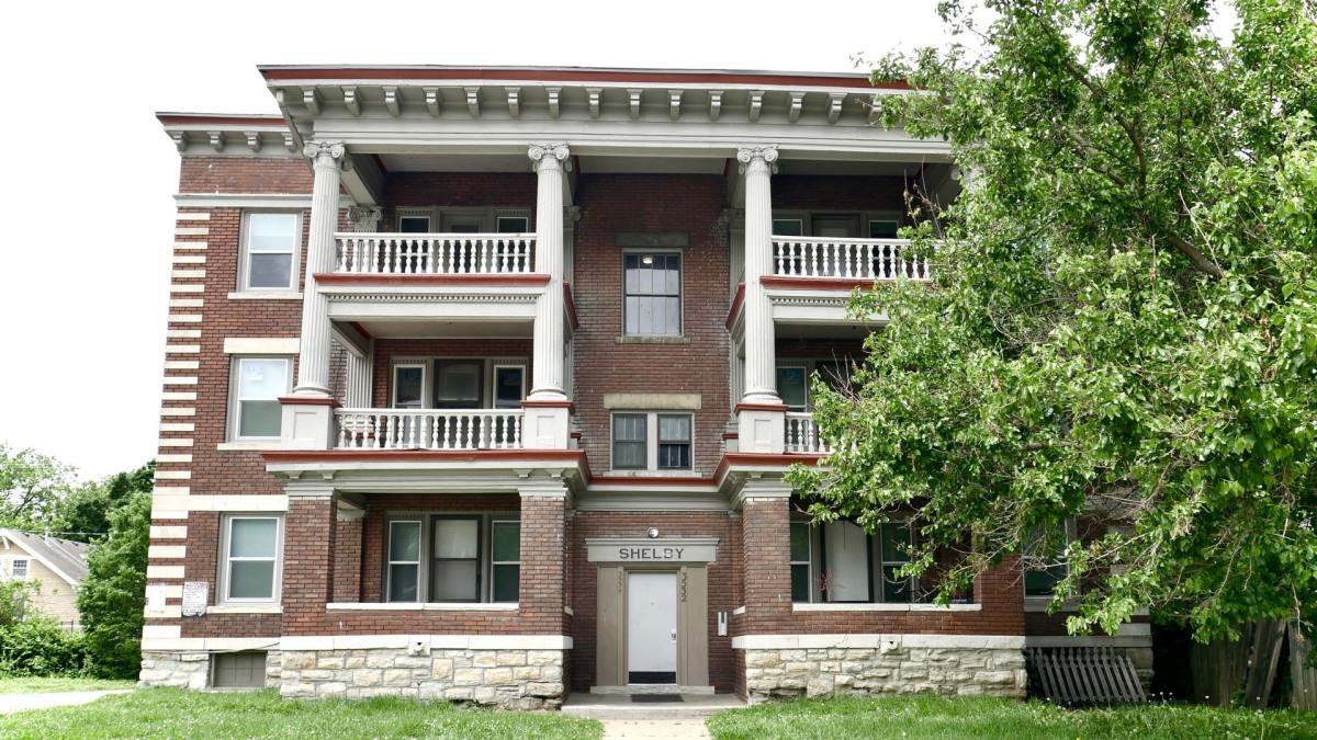 Apartment for rent at 3532-3534 Troost Ave, Kansas City, MO 64109