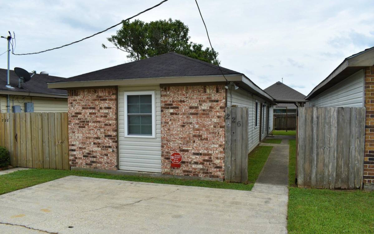 House for rent at 226 Briarcliff Dr, Youngsville, LA 70592