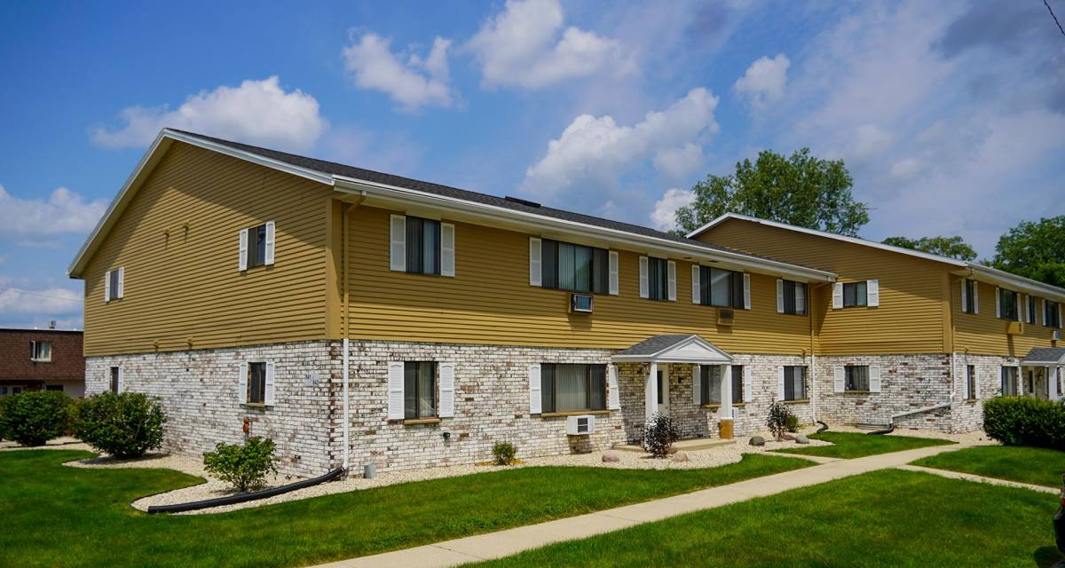 Apartment for rent at 841-843 Eastern Ave, West Bend, WI 53095