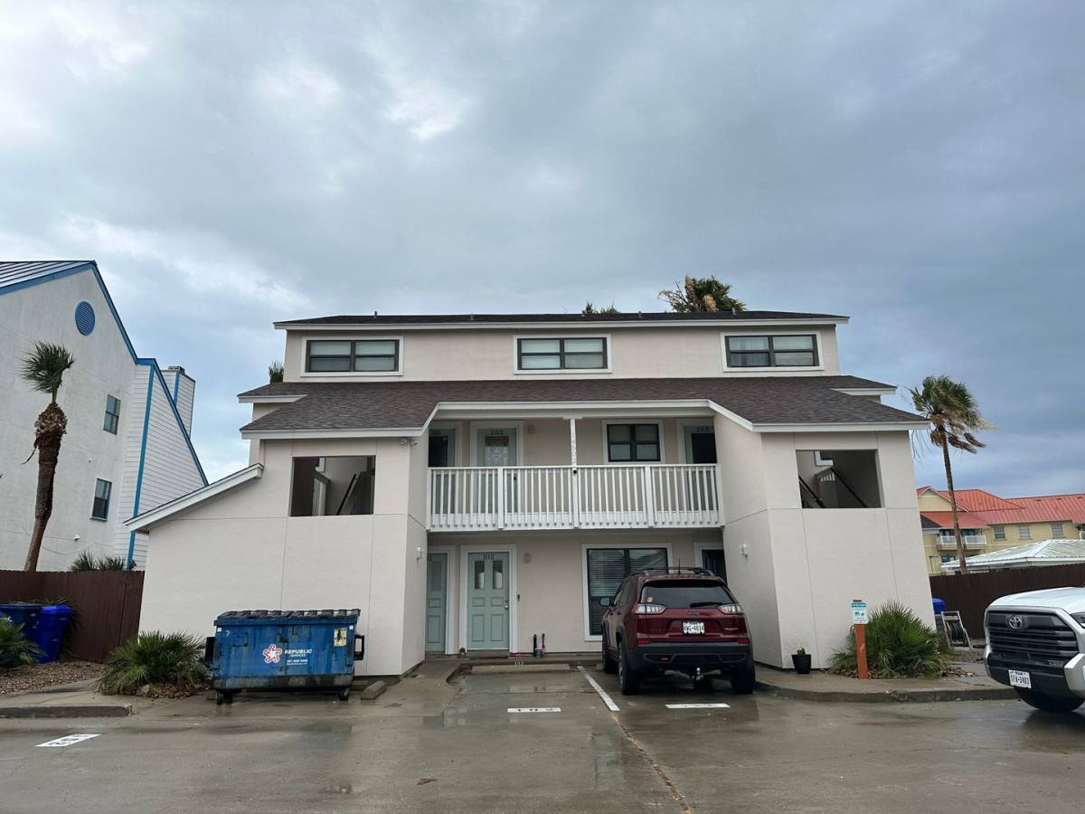 Condo for rent at 14502 E Cabana St, Corpus Christi, TX 78418