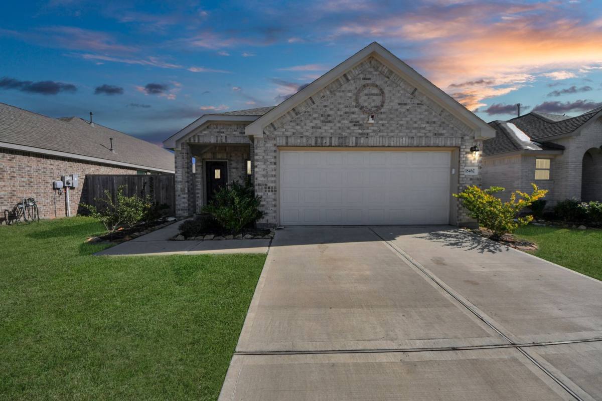 House for rent at 18462 Summit Ranch Dr, Hockley, TX 77447