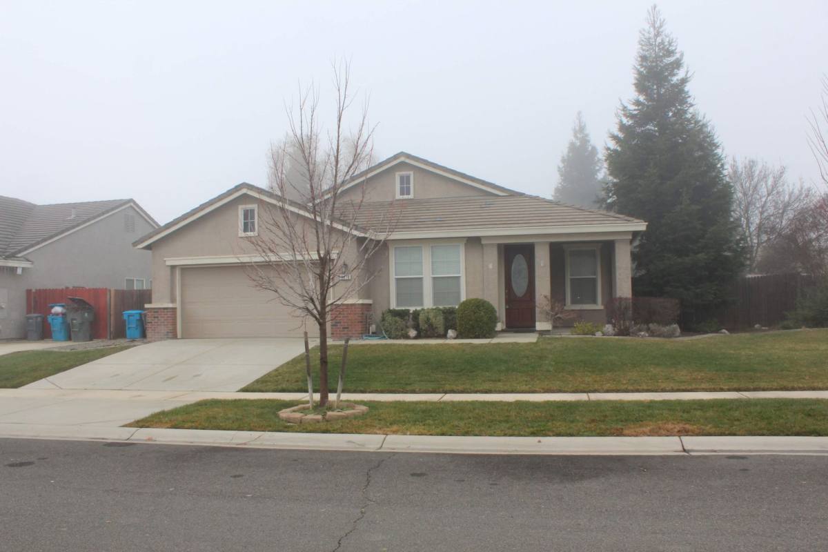 House for rent at 2078 Knights Ferry Dr, Olivehurst, CA 95961
