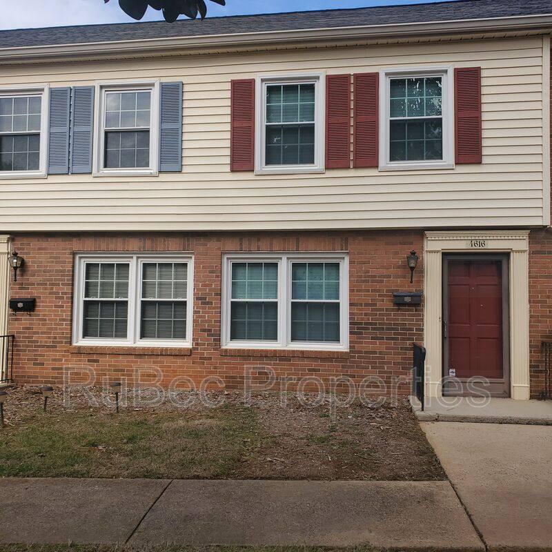 Townhouse for rent at 4616 Old Lantern Way, Charlotte, NC 28212