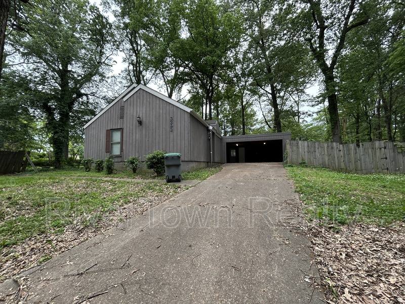 House for rent at 3293 Leschallas Dr, Memphis, TN 38128