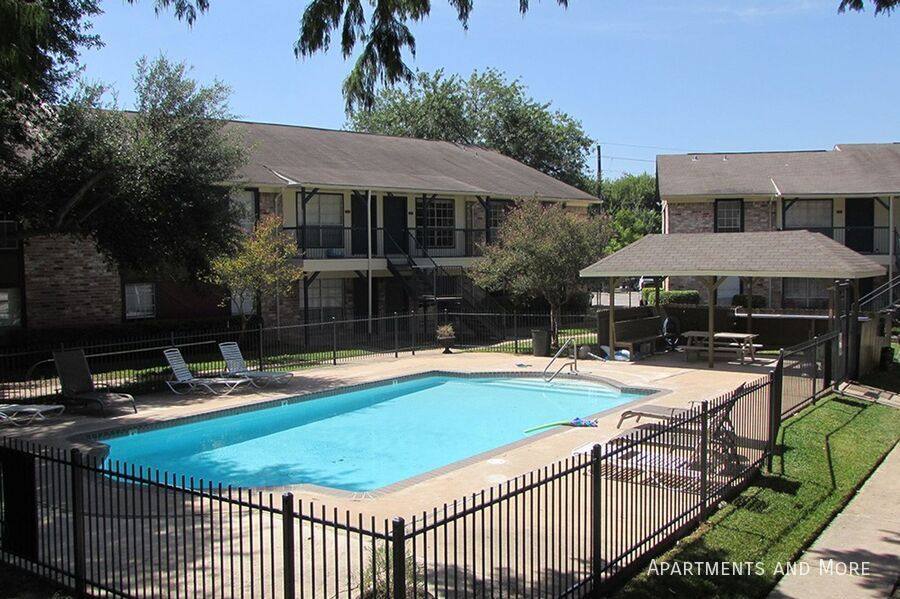 Apartment for rent at 1631 Aquarena Springs Dr, San Marcos, TX 78666