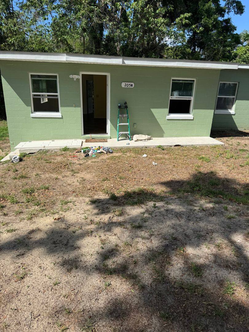 House for rent at 205 Fern Dr, Fruitland Park, FL 34731
