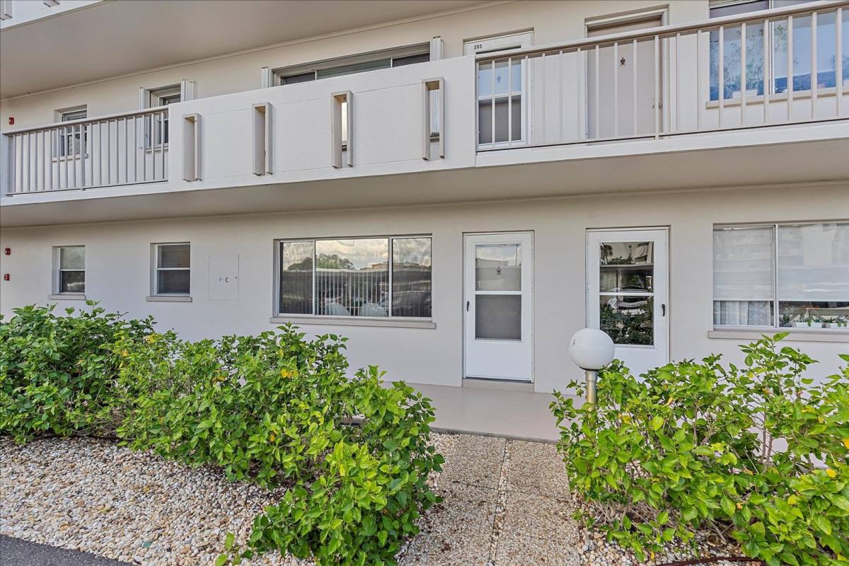 Condo for rent at 4210 Ironwood Circle, Bradenton, FL 34209