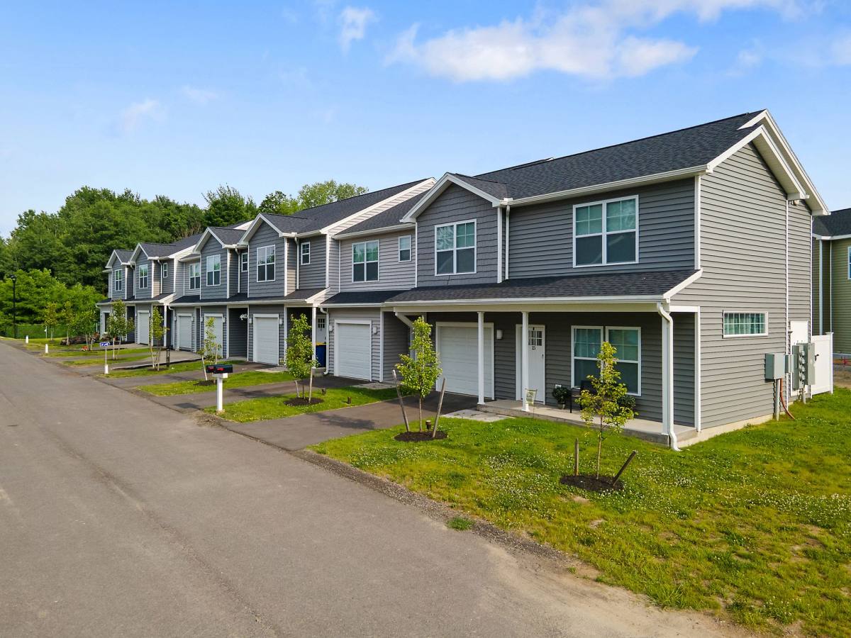 Townhouse for rent at 4 Florentine Circle, Baldwinsville, NY 13027