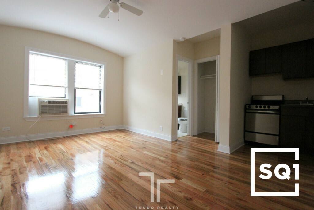 Townhouse for rent at 536 W Arlington Place #211, Chicago, IL 60614