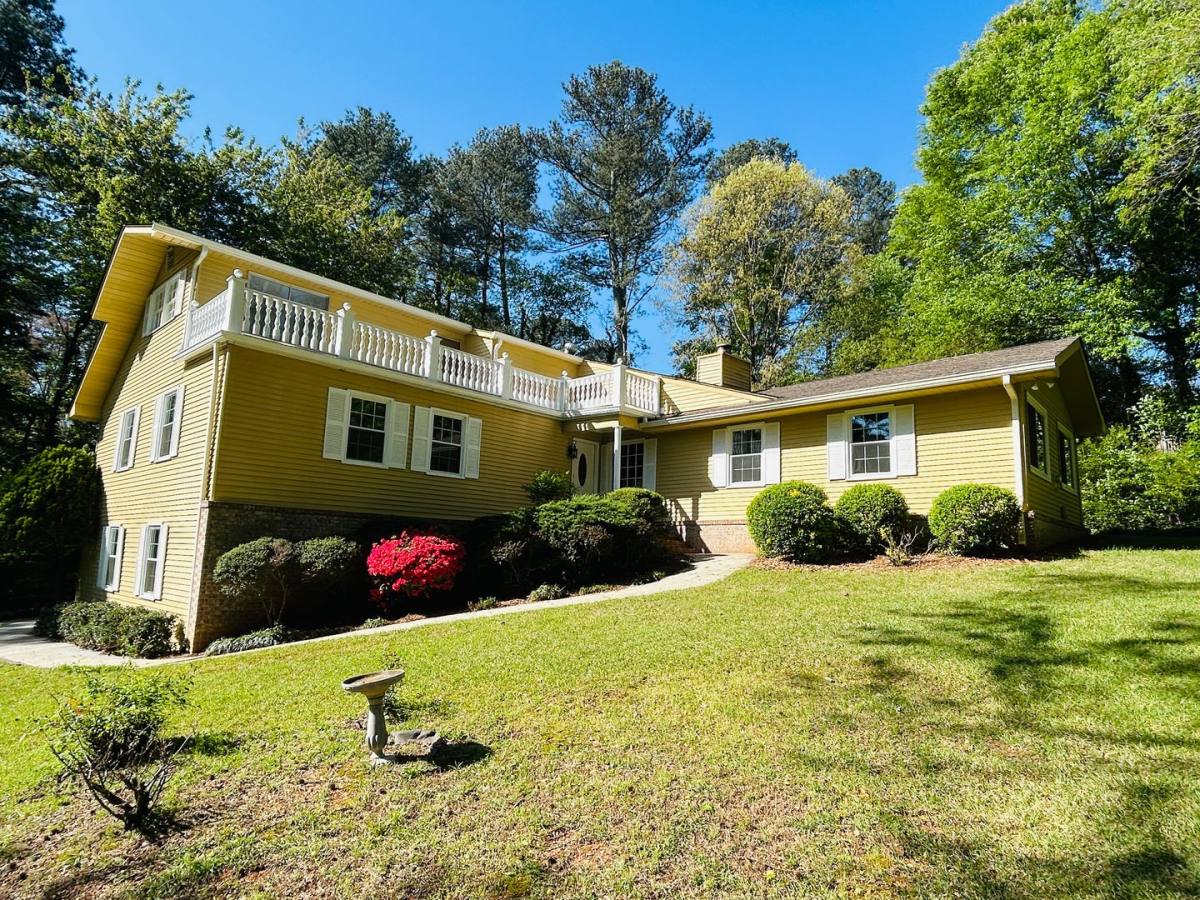 House for rent at 2131 Perrin Dr, Lawrenceville, GA 30043