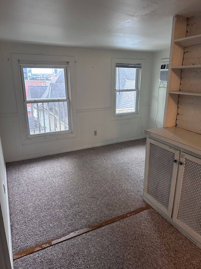 Apartment for rent at 405 Jefferson, Iowa City, IA 52240