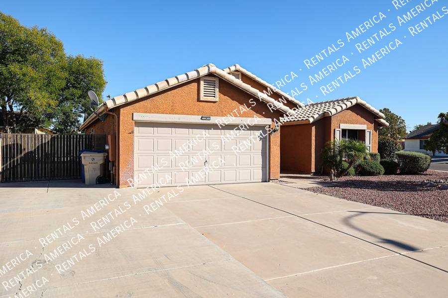 House for rent at 5375 N 87th Ave, Glendale, AZ 85305