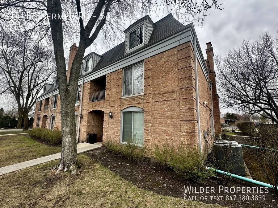 Townhouse for rent at 1445 Shermer Rd #6A, Northbrook, IL 60062