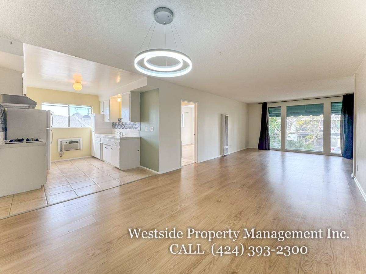Apartment for rent at 1014 N Spaulding Ave #4, Los Angeles, CA 90046