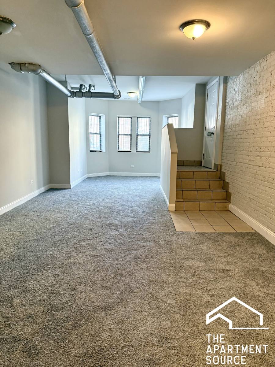 Apartment for rent at 2211 E 69th St #G, Chicago, IL 60649