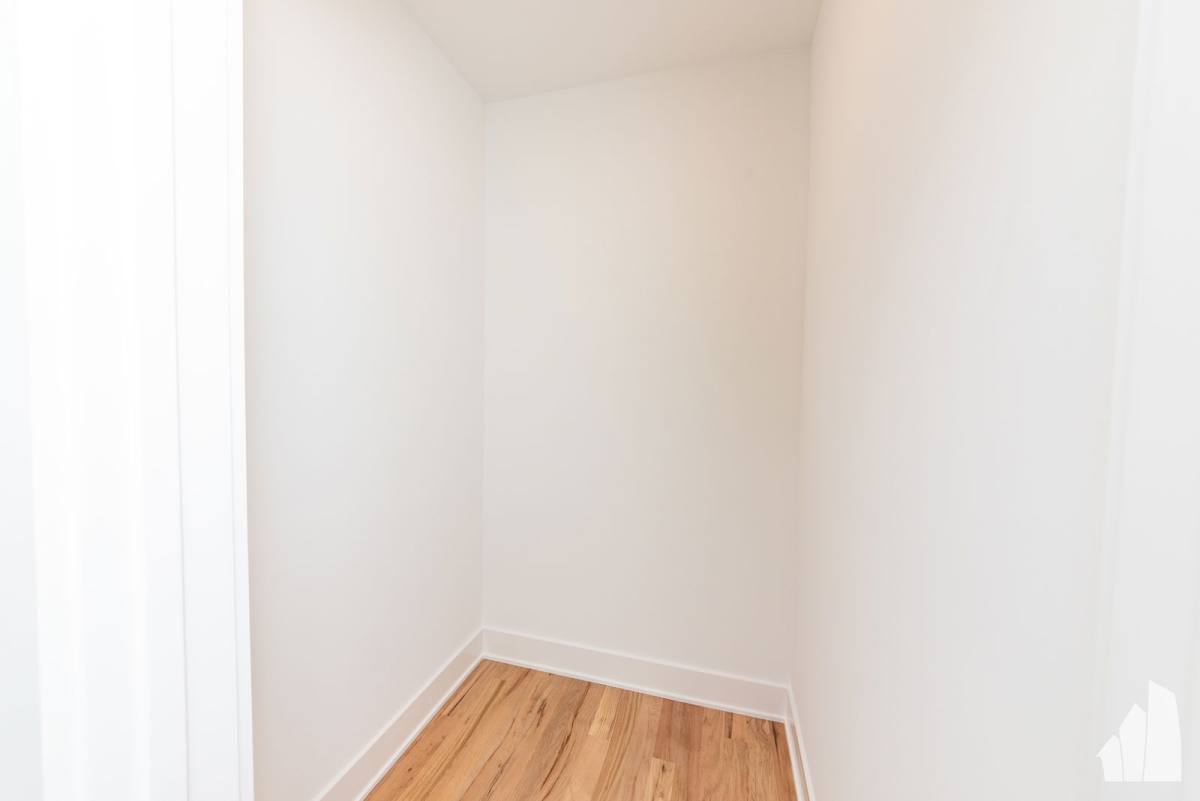 Apartment for rent at 2535 N Campbell Ave #2541, Chicago, IL 60647