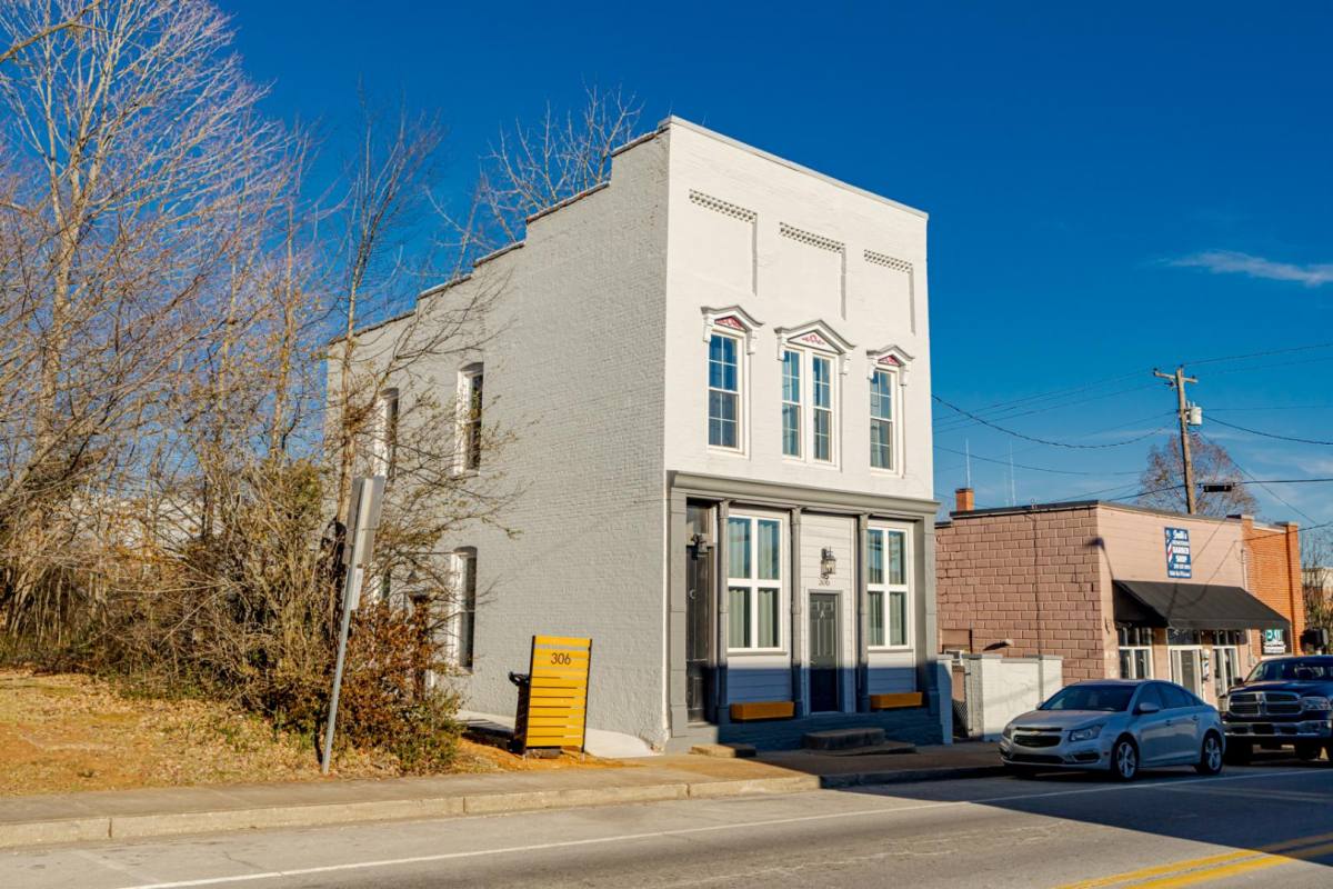 Apartment for rent at 306-A Main St #306, Munfordville, KY 42765