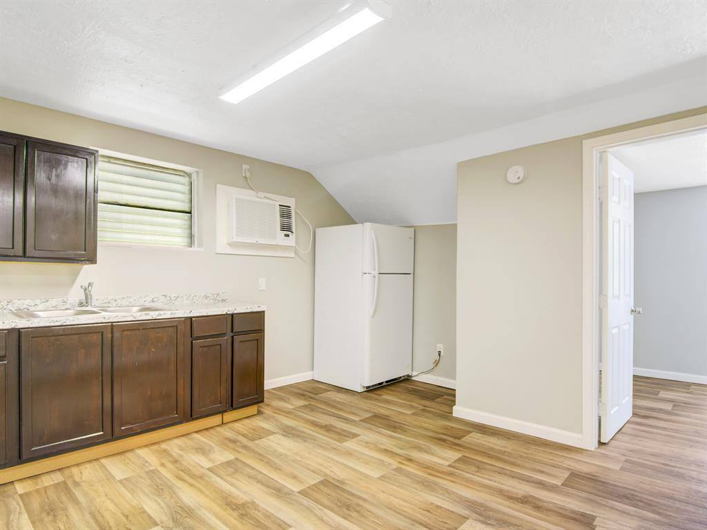 Apartment for rent at 313 N Beauregard St #1 Upstairs, Alvin, TX 77511