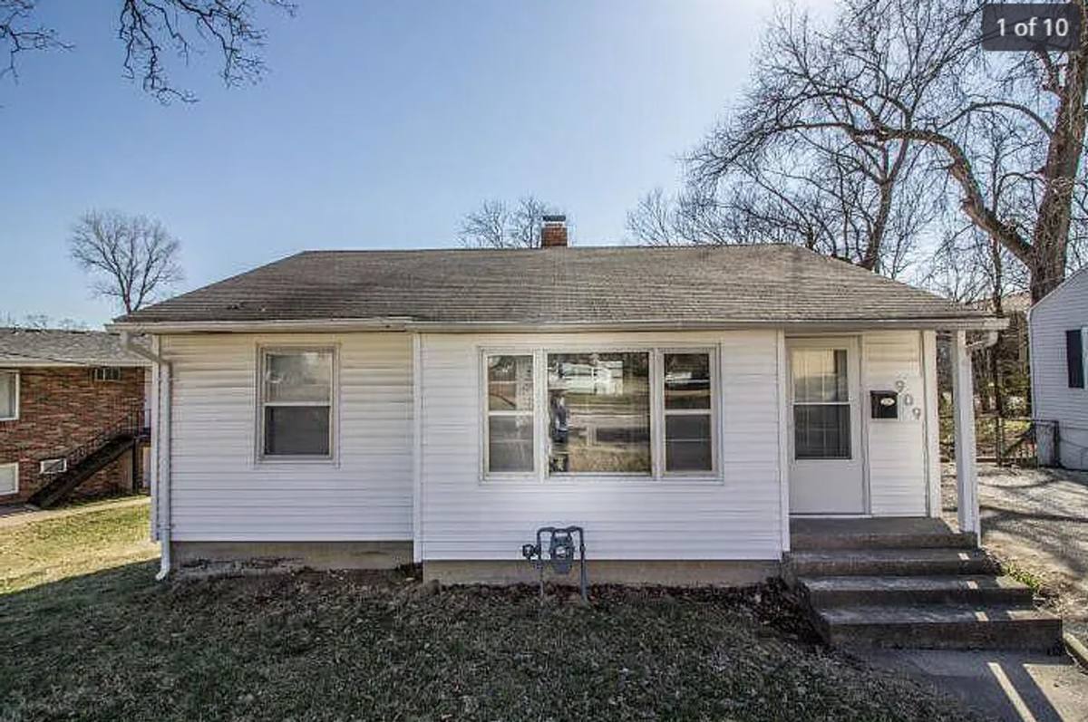 House for rent at 909 Ashland Rd, Columbia, MO 65201