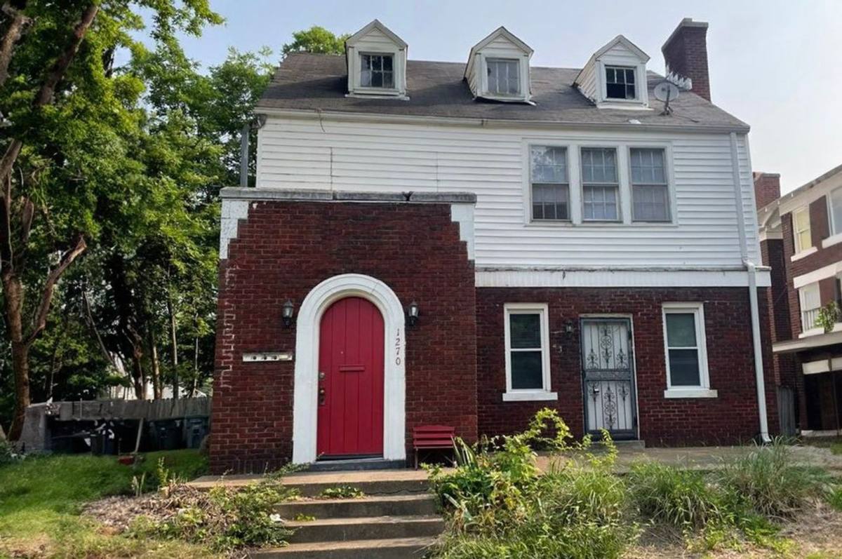 Apartment for rent at 1270 Overton Park, Memphis, TN 38104
