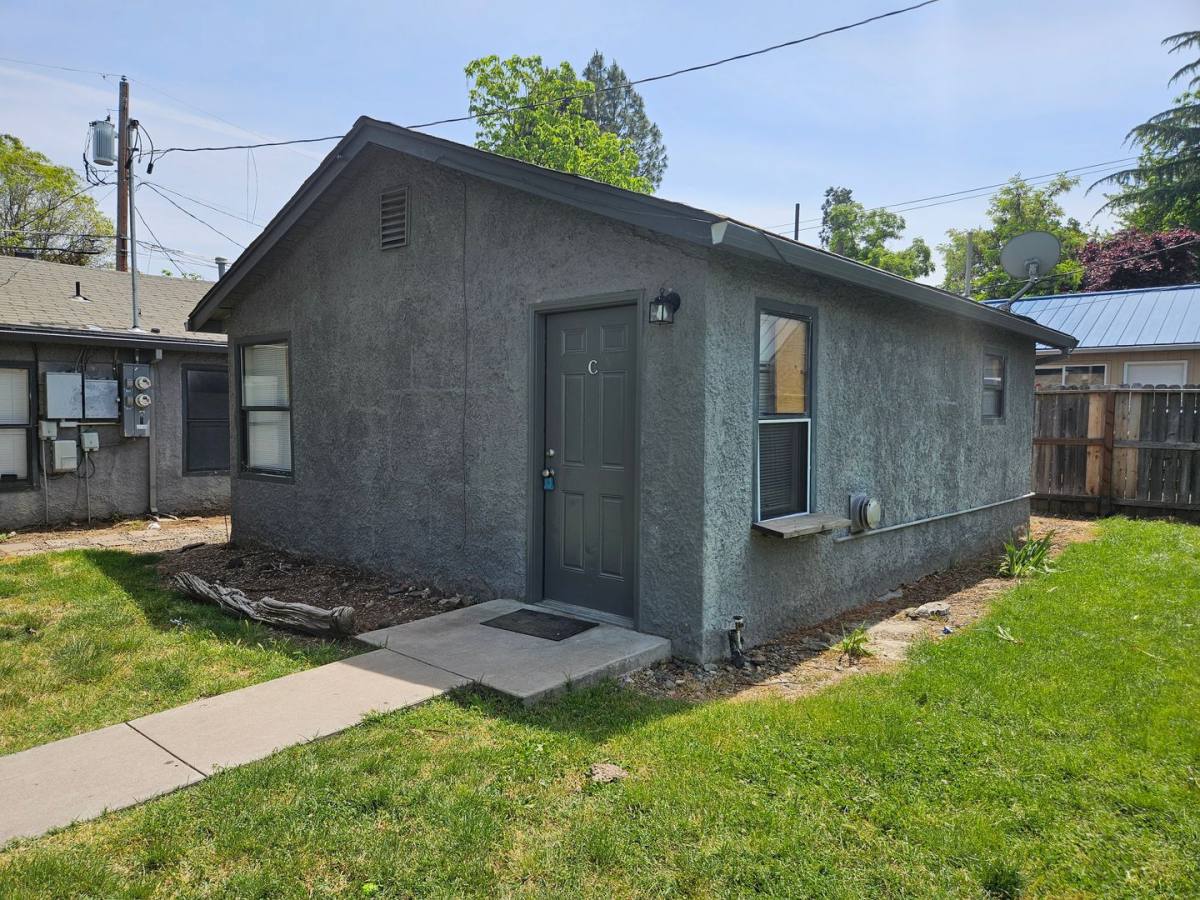 Apartment for rent at 323 Chestnut Ave, Medford, OR 97501